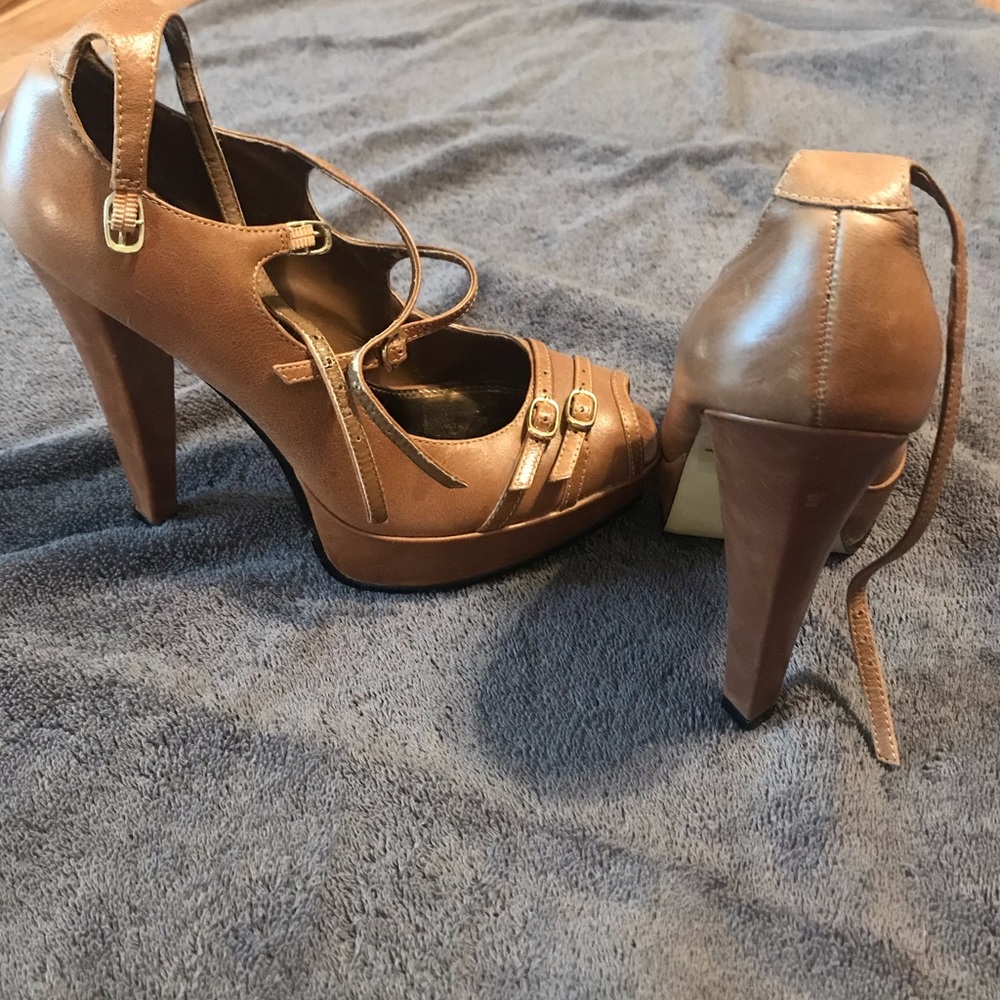 Bakers strappy tan heels